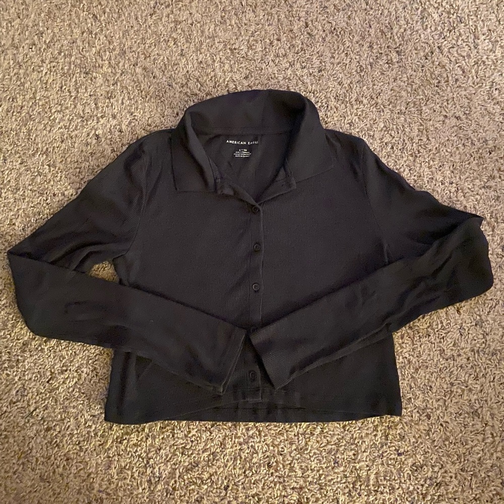 American Eagle Cropped Collared Button Up Long Sleeve Shirt